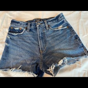 Abercrombie & Fitch high rise Annie short